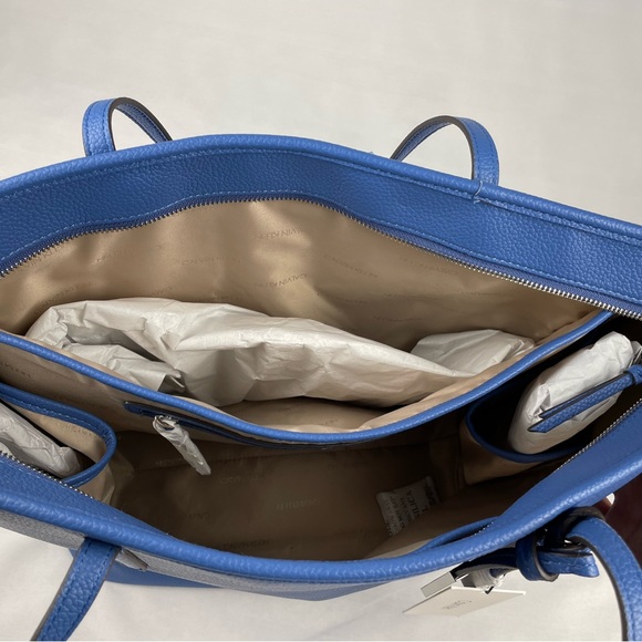 Calvin Klein large Tote bag BLUE With silver hardware NEW!!!
OPEN TO OFFERS - Picture 3 of 4